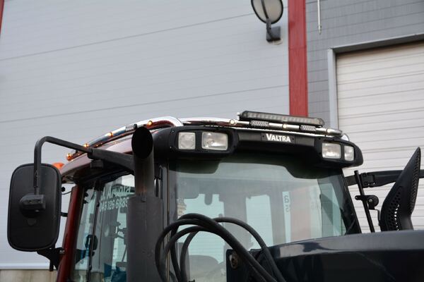 Premium Dach-Lampenbügel für Valtra N- & T-Serie (2002–2015) – Stil trifft Sicherheit 1