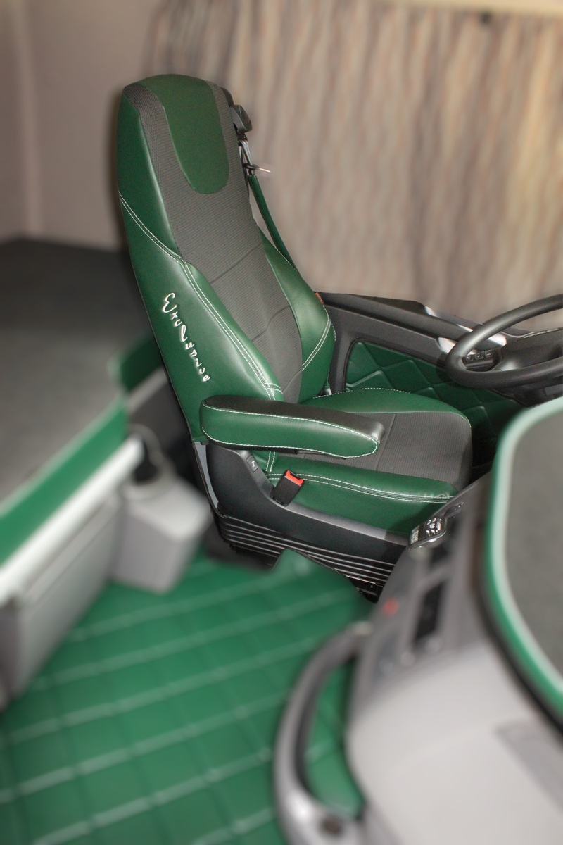 Sitzbezüge Premium Stoff / Kunstleder passend für LKW DAF