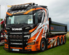 Sonnenblende 35 cm für alle Scania Next Generation integriert mit 5 Positionsleuchten Optoline NG+. Breite: 230 cm. Höhe: 35 cm. Oberer Teil: 11 cm. Unterer Teil: 21 cm.